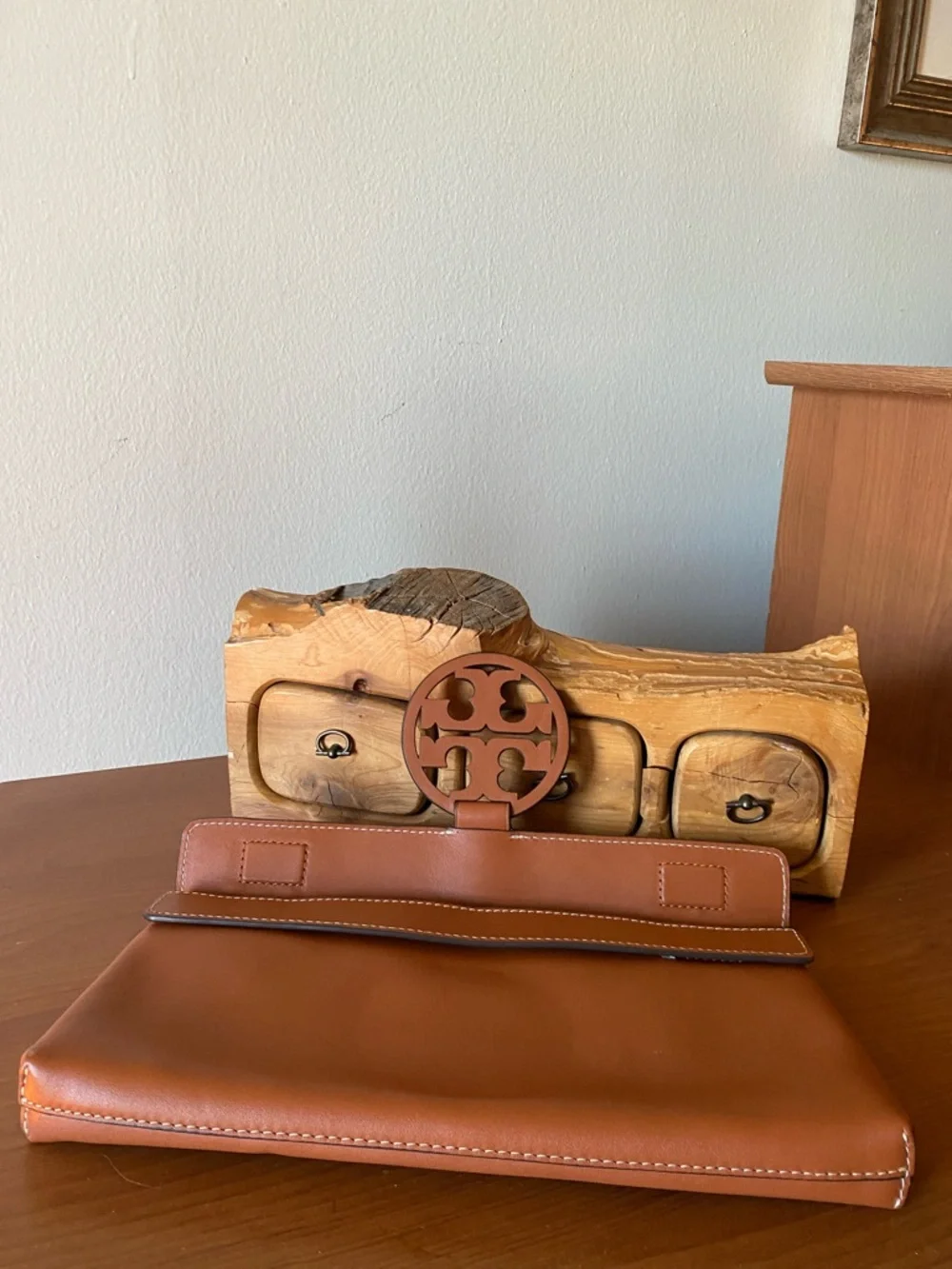 Tory Burch Miller Metal clutch Aged camello